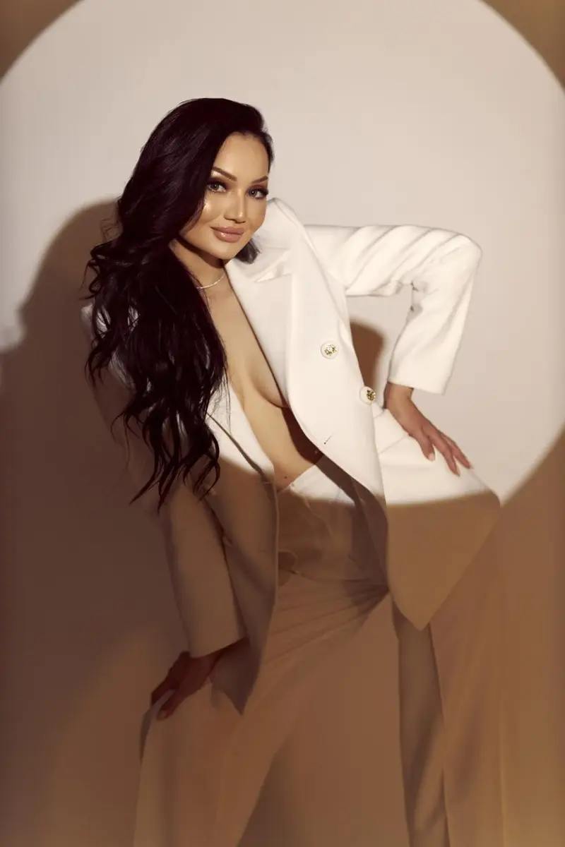 Лейнас эскорт в городе Алматы