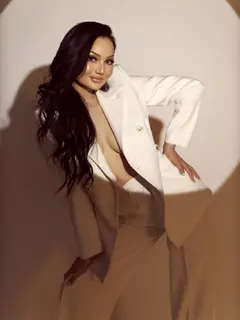 Лейнас эскорт в городе Алматы